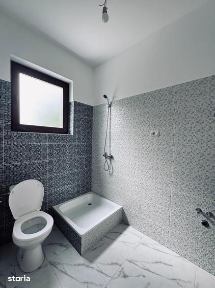 Casă cu 5 camere decomandat cu Teren 400 Mp în Chișoda