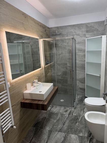 Garsonieră decomandată în Central
