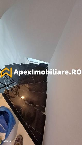 Apartament cu 3 camere semidecomandat în Moșilor