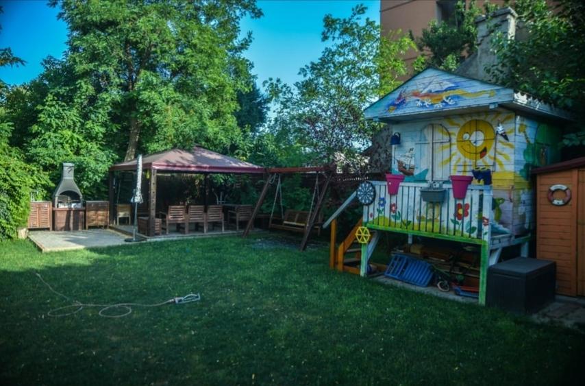 Penthouse cu 4 camere decomandat, mobilat în Inel II