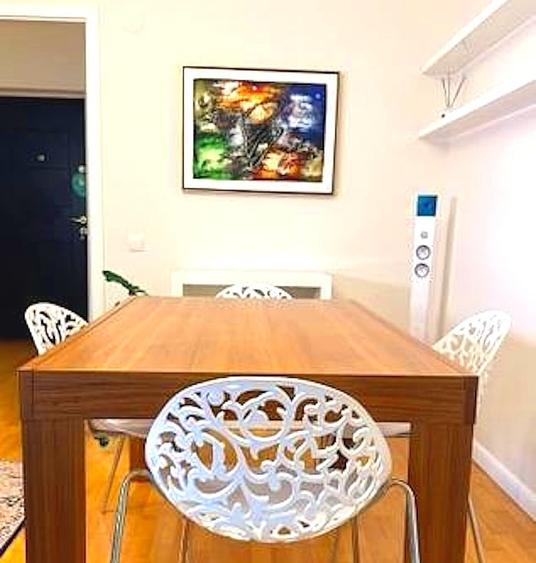 Apartament cu 3 camere decomandat, mobilat în Tei