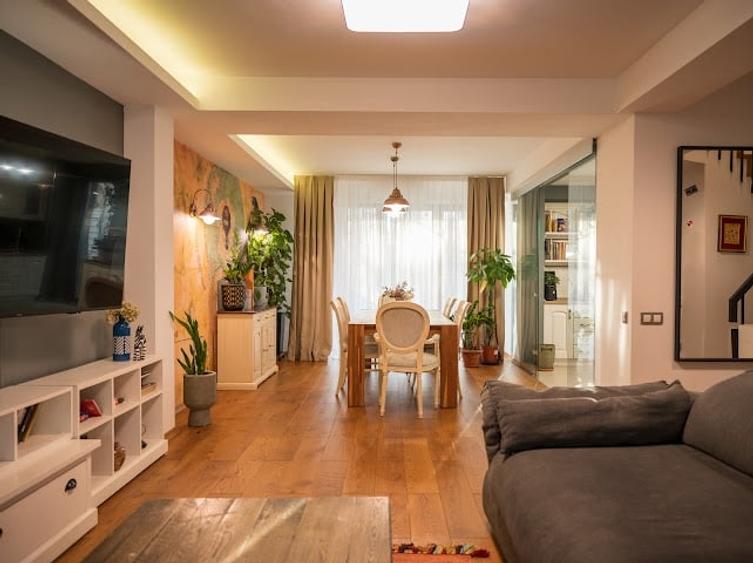 Apartament cu 4 camere decomandat în Băneasa