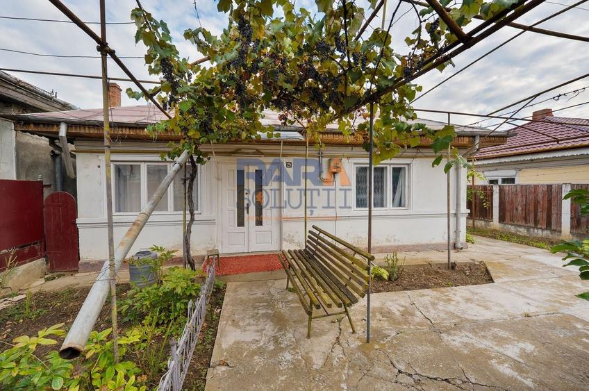 Casă individuală cu 3 camere cu Canalizare în Nord