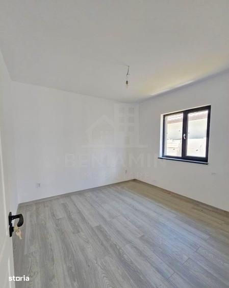 Casă cu 3 camere în Ișalnița