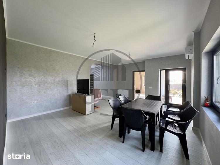 Casă cu 4 camere cu Teren 2561 Mp în Cobadin
