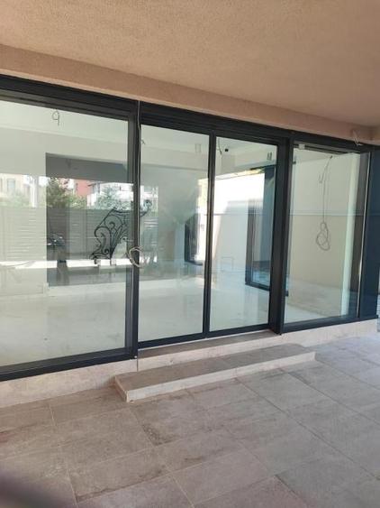 Casă cu 14 camere cu Teren 300 Mp în Floreasca