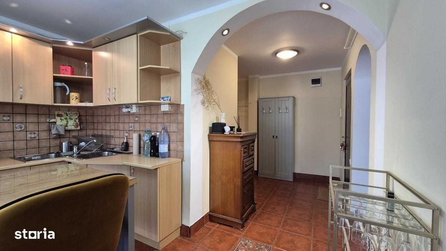 Apartament cu 3 camere decomandat în Tolstoi