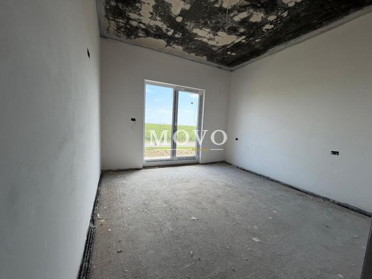 Duplex cu 5 camere cu Canalizare în Sânandrei