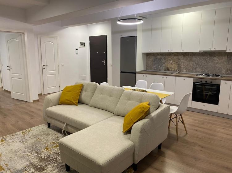 Apartament cu 2 camere semidecomandat, mobilat în Dămăroaia