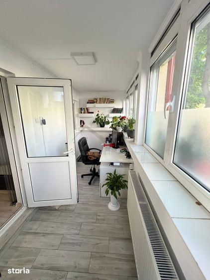 Apartament cu 4 camere decomandat în Nicolina