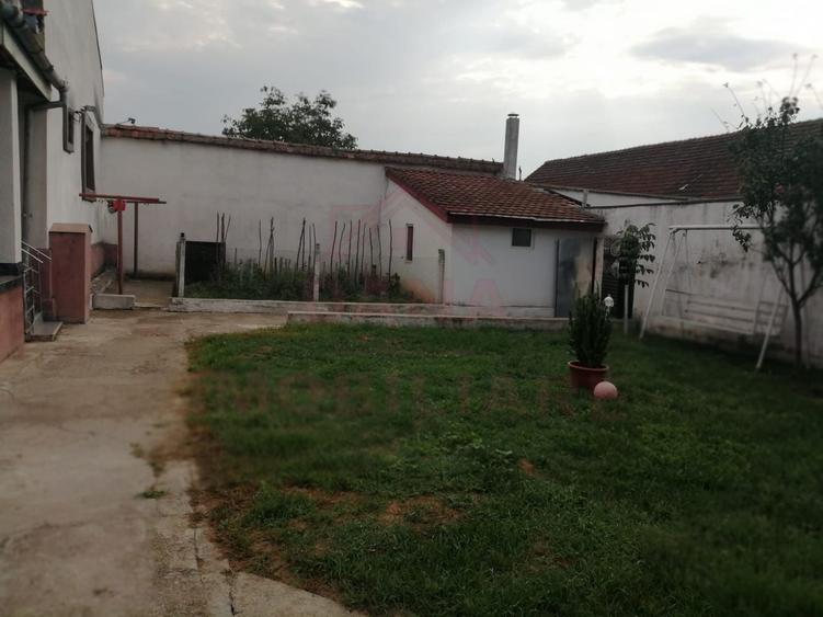 Casă individuală cu 4 camere cu Canalizare în Valea Timișului