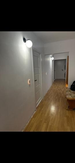 Apartament cu 3 camere decomandat în Alexandru cel Bun