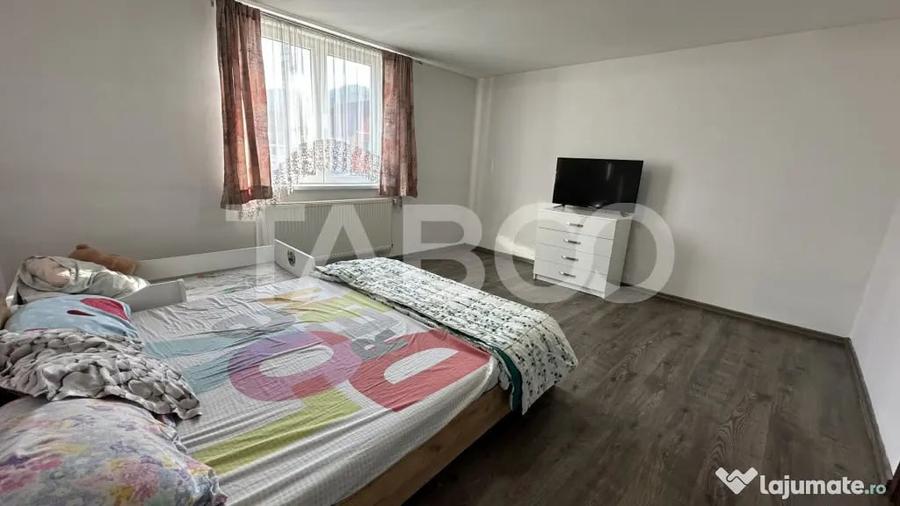 Casă cu 4 camere cu Teren 500 Mp în Poplaca