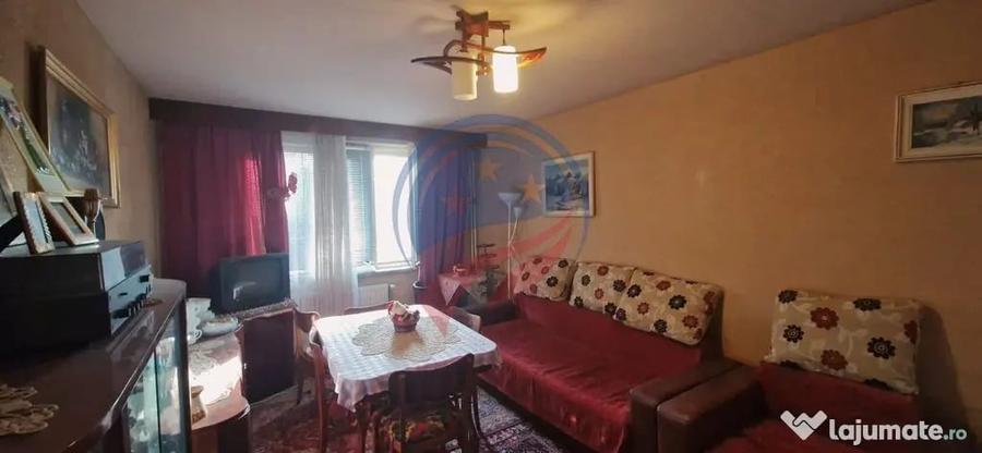 Apartament cu 3 camere semidecomandat în Gării