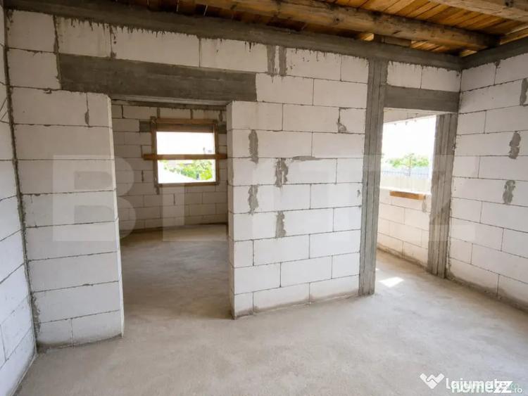 Casă cu 3 camere cu Teren 335 Mp în Brestei