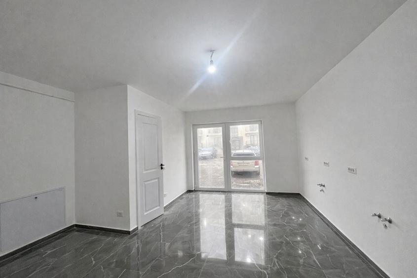 Spațiu comercial, de 32 mp, în Lisaura