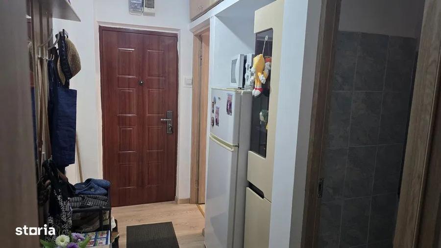 Apartament cu 2 camere semidecomandat în Inel II