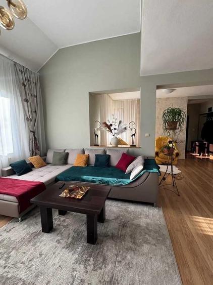 Casă cu 4 camere în Central