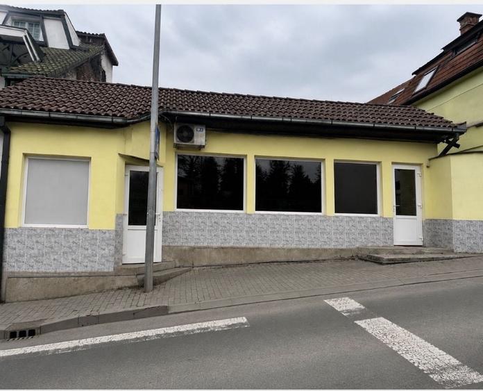 Spațiu comercial, de 100 mp, în Central