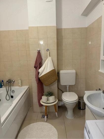 Apartament cu 4 camere decomandat în Central