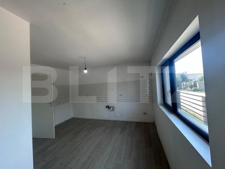 Casă cu 4 camere cu Teren 350 Mp în Central