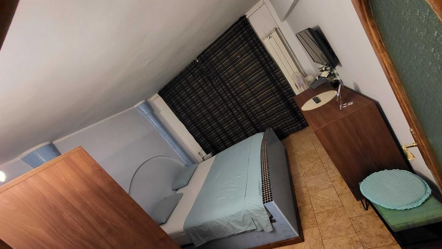 Apartament cu 3 camere semidecomandat în Ultracentral