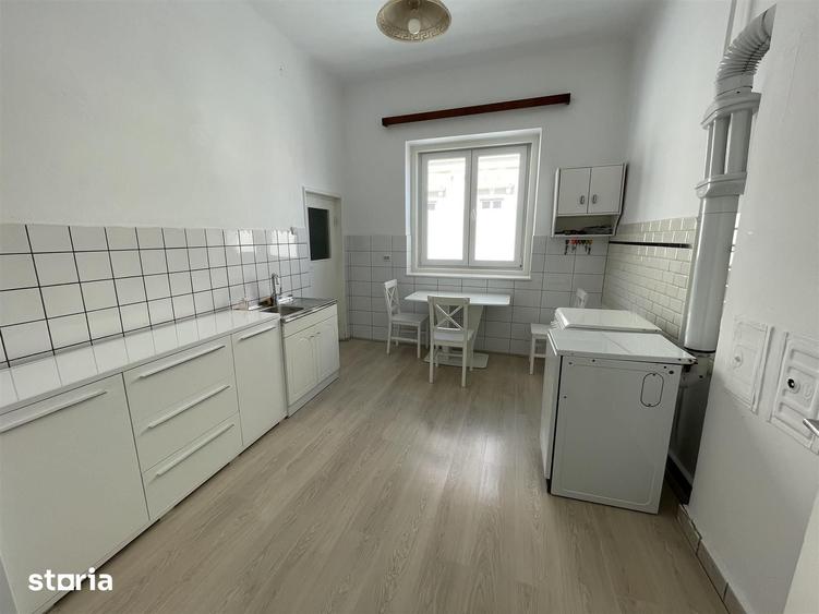 Apartament la casa cu spatiu comercial si garaj - zona Bd. Victoriei - 7