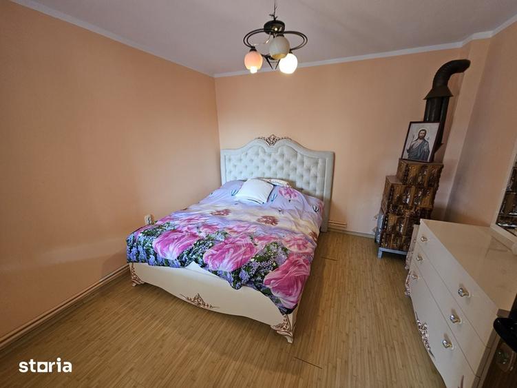 Casa pe parter 3 camere, teren 390 mp. Stefanesti , stradal - 3