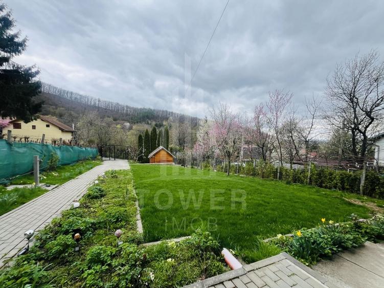 Casă individuală cu 4 camere cu Canalizare în Sadu