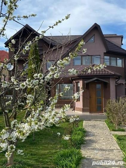Casă cu 8 camere cu Teren 807 Mp în Balotești