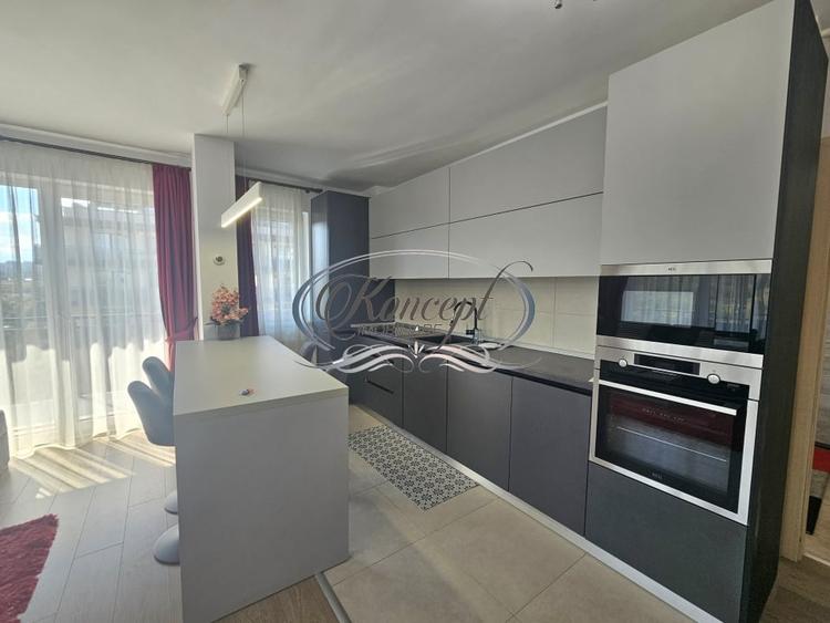 Apartament cu 3 camere semidecomandat, mobilat în Gheorgheni