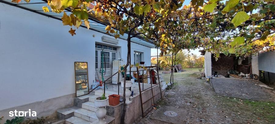 Casă cu 4 camere cu Teren 1007 Mp în Central
