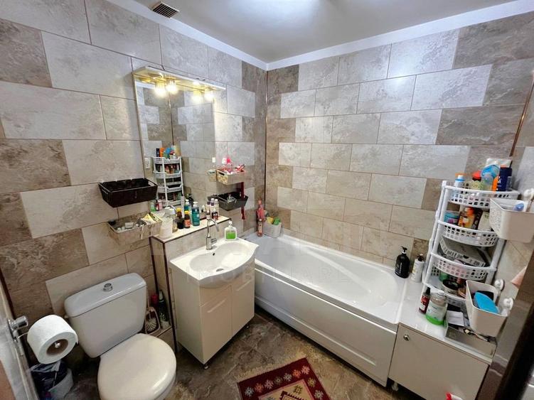 Apartament cu 2 camere decomandat în Craiovița Nouă