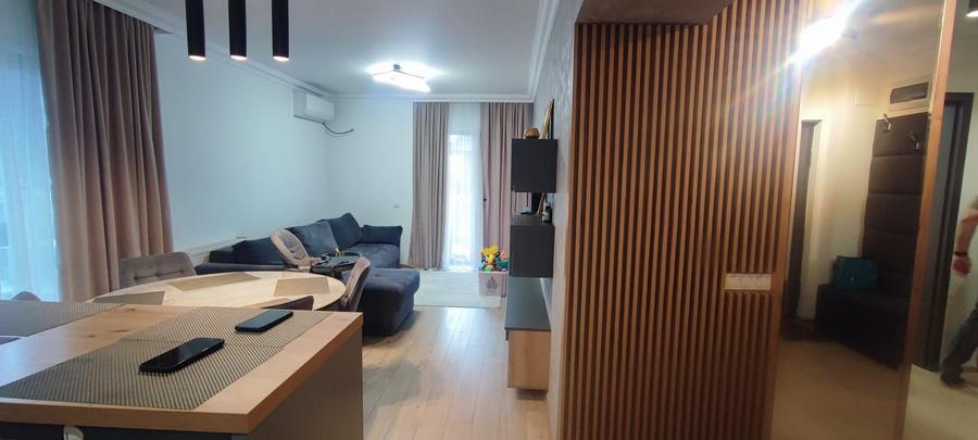 Apartament cu 4 camere decomandat, mobilat în Drumul Taberei