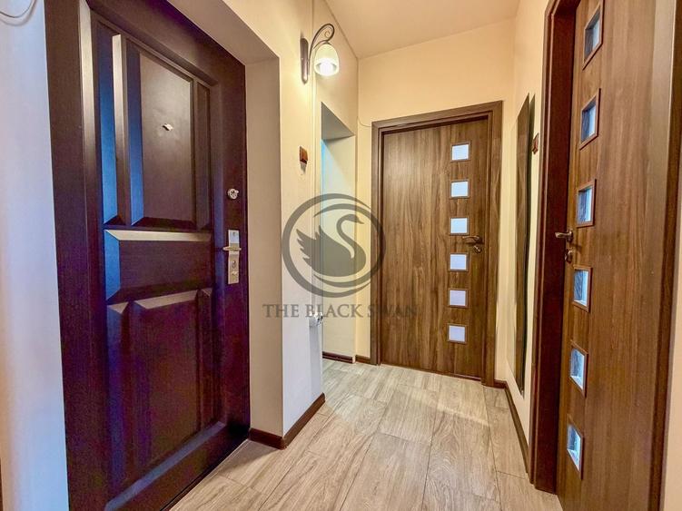 Apartament cu 3 camere semidecomandat în Cina