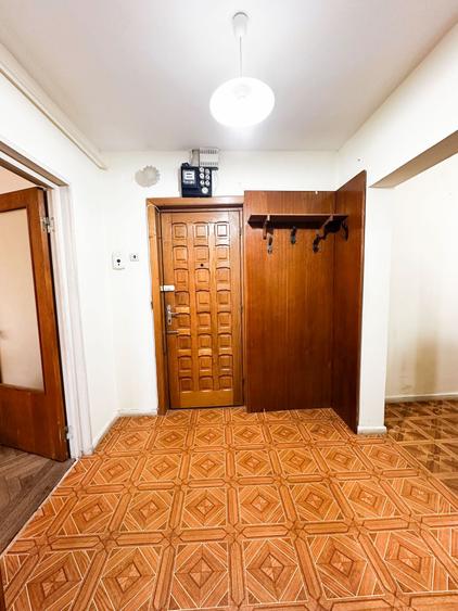 Apartament cu 4 camere decomandat în Republicii