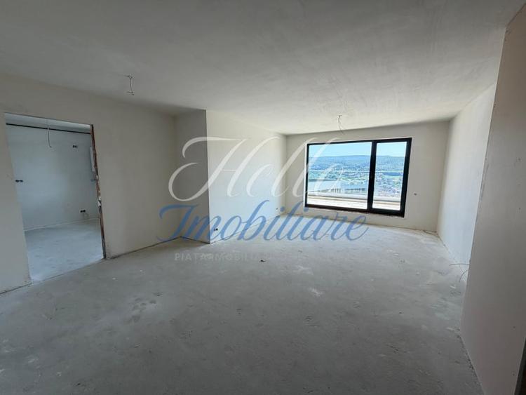 Penthouse cu 3 camere decomandat în Zorilor