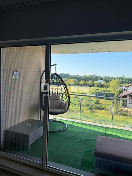 Apartament cu 3 camere semidecomandat, mobilat în Băneasa