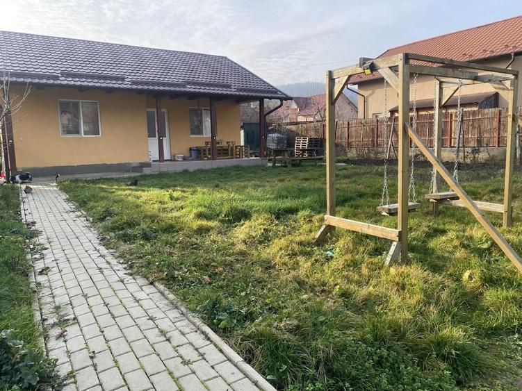 Casă cu 3 camere în Bărdești
