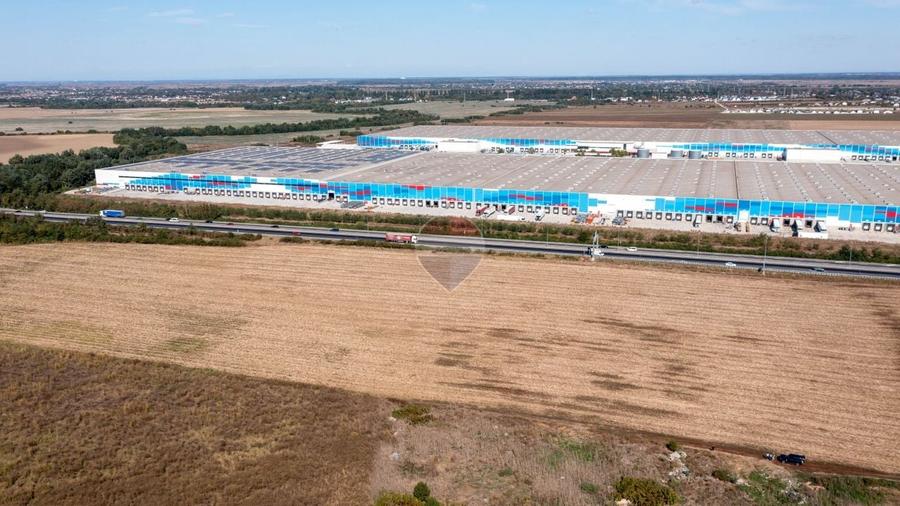Teren agricol intravilan de 10000 mp, în Bâcu
