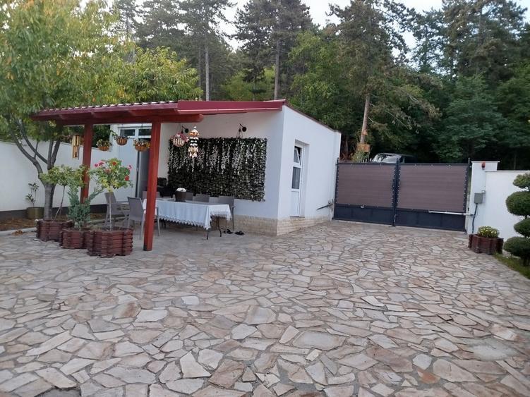 Casă cu 4 camere în Central