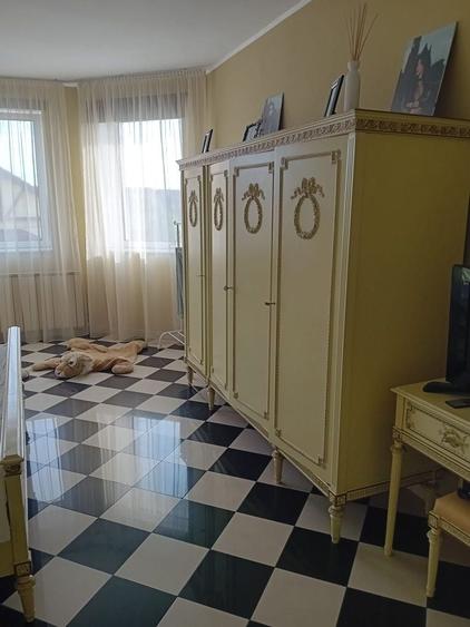Casă cu 4 camere în Exterior Vest