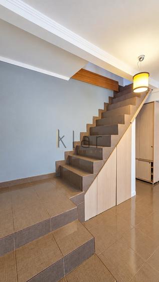 Apartament cu 4 camere semidecomandat, mobilat în Florești