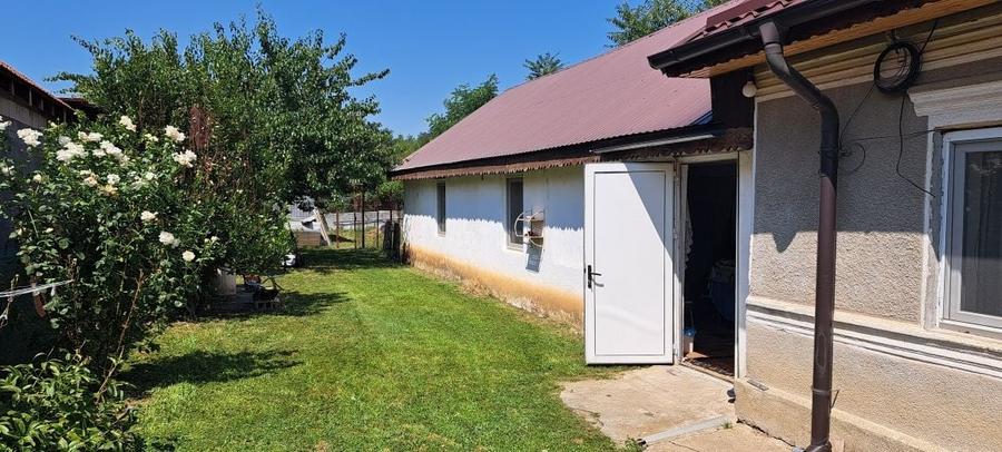 Casă cu 4 camere în Drăghiceni