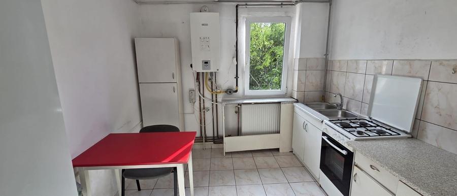 Apartament cu 2 camere semidecomandat în Tipografilor