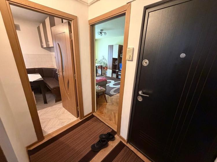 Apartament cu 3 camere decomandat în Lenin