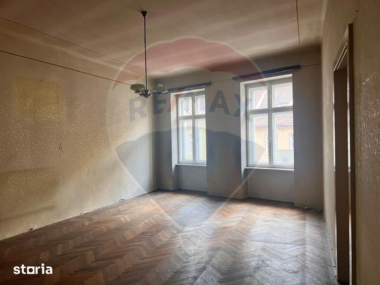 Apartament cu 4 camere în Centrul Istoric