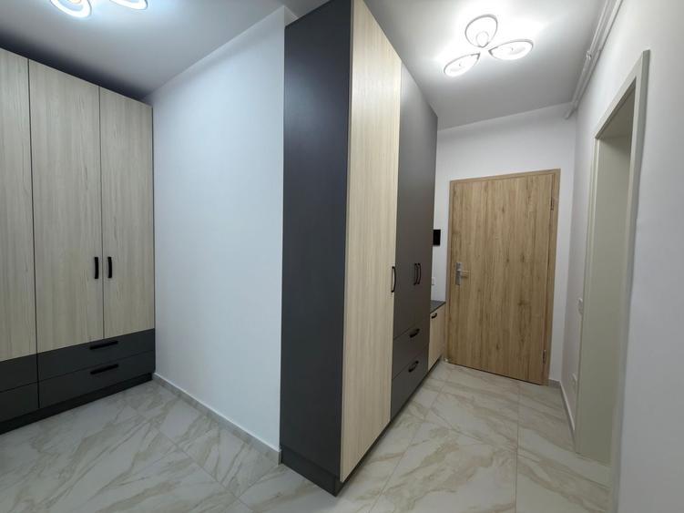 Apartament cu 2 camere, mobilat în Tractorul