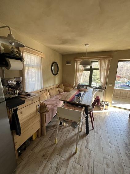 Casă cu 3 camere în Gura Teghii