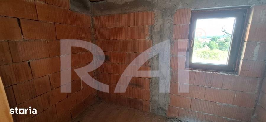 Casă cu Teren 500 Mp în Malu Mare